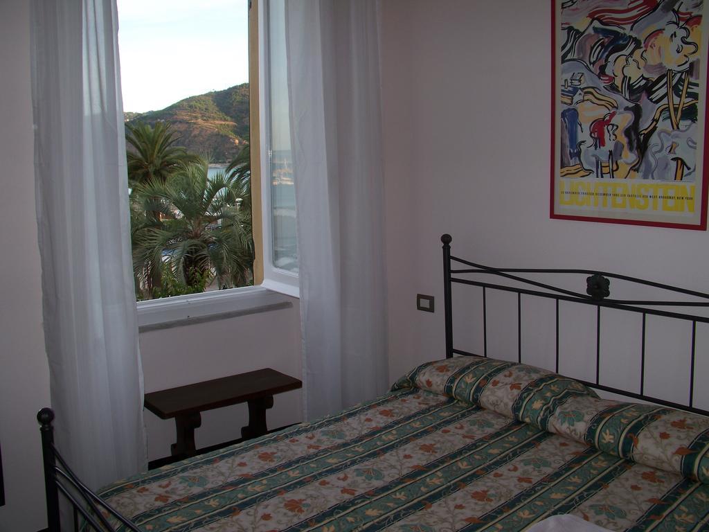 B&B Portobello Сестри-Леванте Номер фото